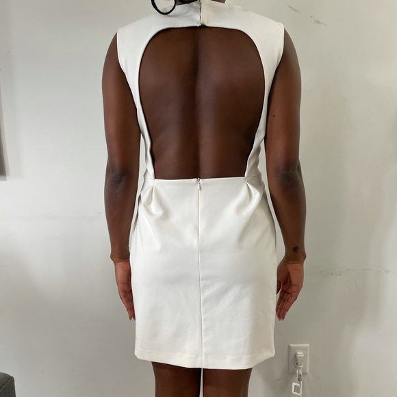 Sexy backless white dress - Picture 4 of 4
